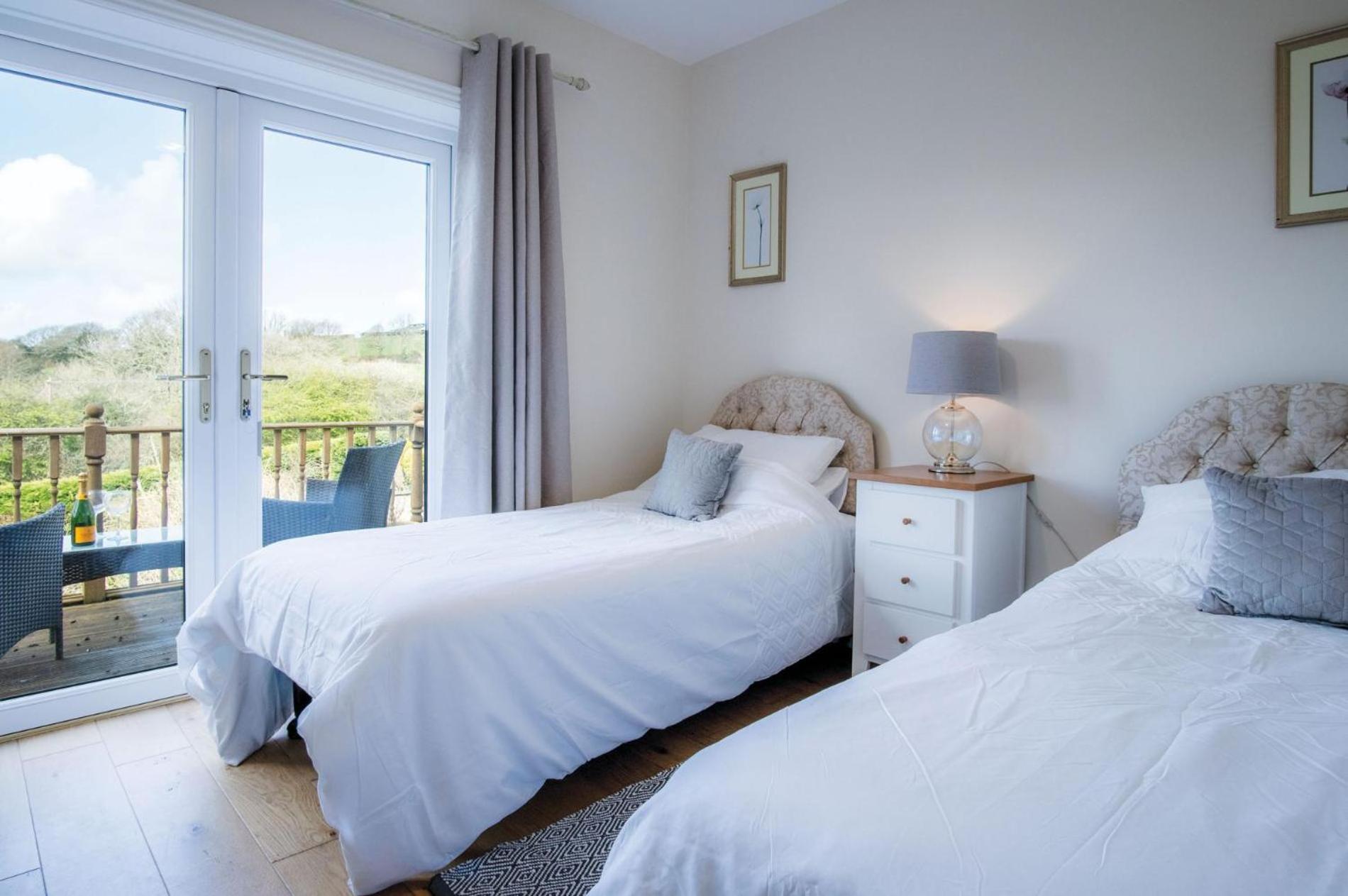Sorrento - 3 Bed Holiday Home - Wisemans Bridge Stepaside  エクステリア 写真