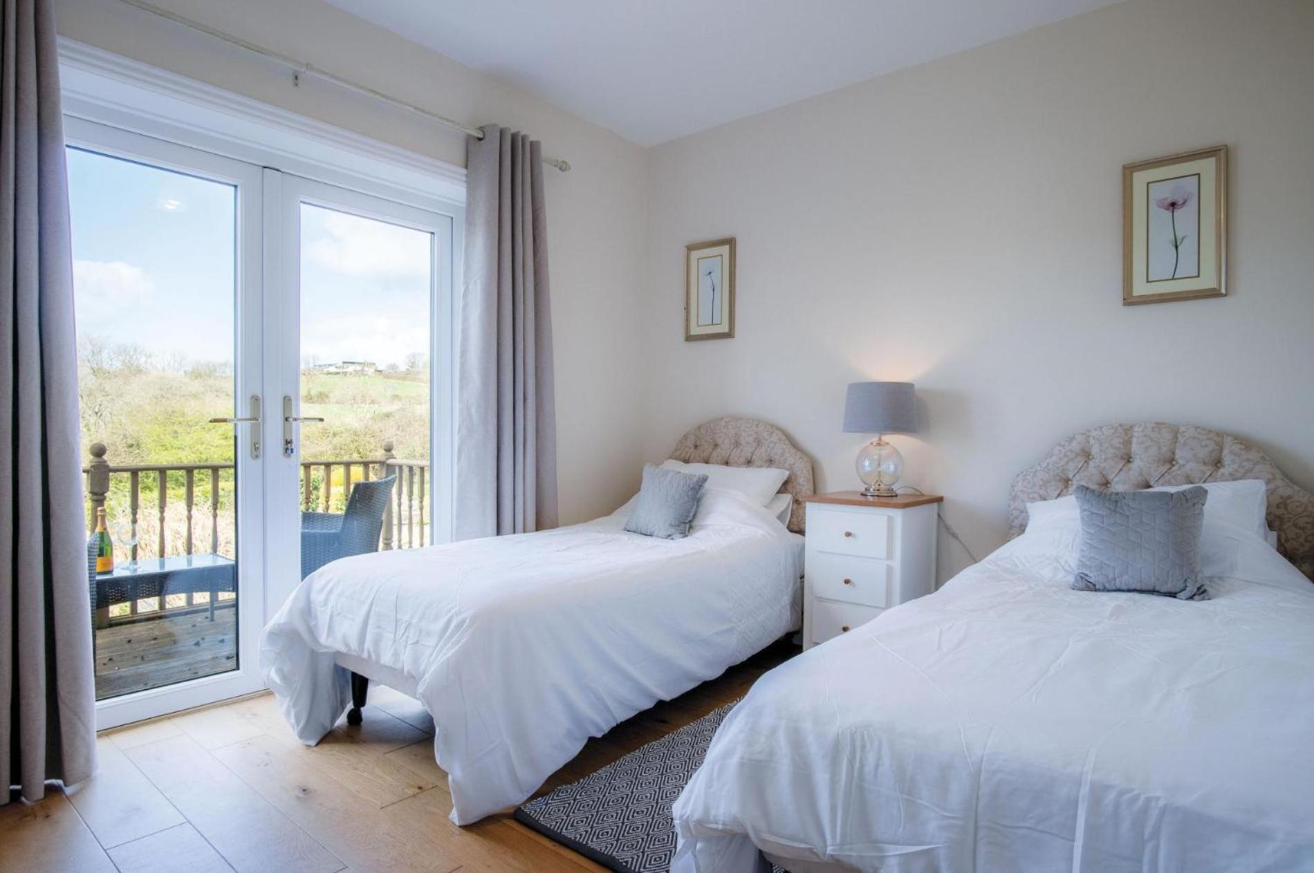 Sorrento - 3 Bed Holiday Home - Wisemans Bridge Stepaside  エクステリア 写真